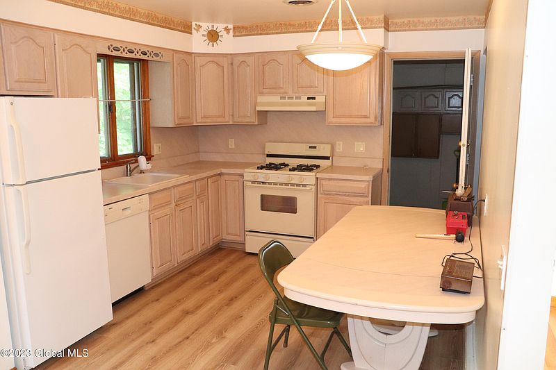 5th image of 1815 8th Avenue