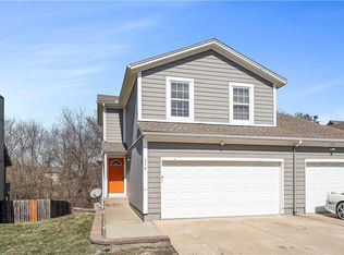 714 NE Swann Cir, Lees Summit, MO 64086