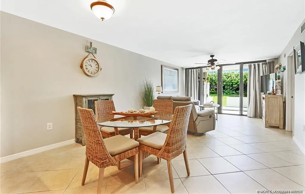 2 bed, 2.0 bath, 1023 sqft, $4,200 — Photo 4