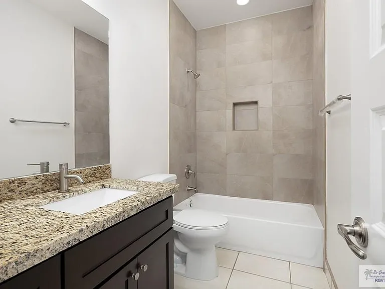 2225 S Valley Cir #B — Photo 10