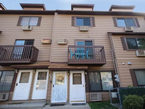 26A Gardenia Ln #96, Staten Island, NY 10314