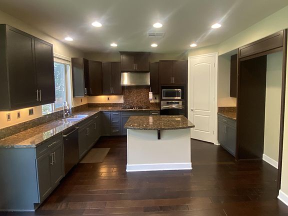 5th image of 2741 Las Flores Dr