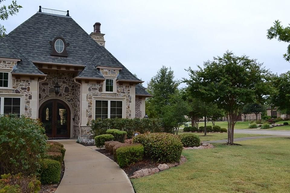 1st image of 1126 Cambridge Ct