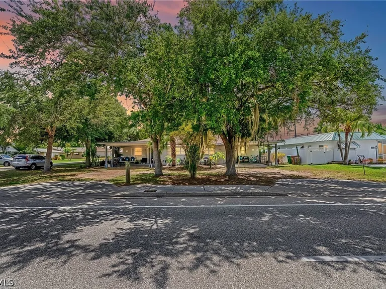 5226 Coronado Pkwy #A — Photo 2