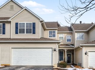 302 Tower Hill Dr #302, Saint Charles, IL 60175