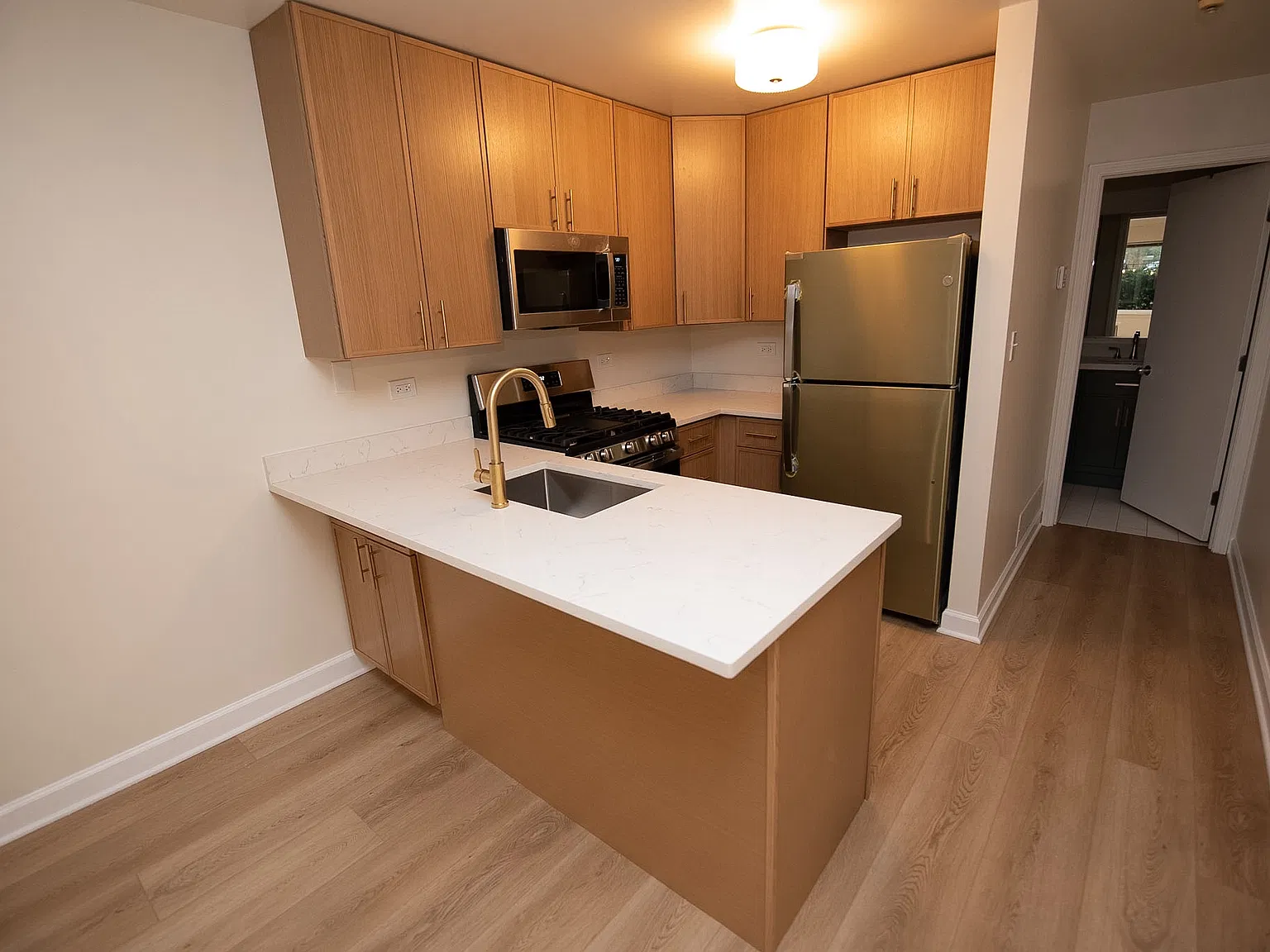 1 bed, 500 sqft, $1,700 — Photo 2