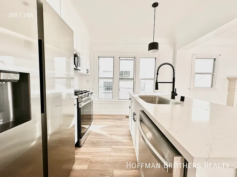 330 N Spaulding Ave — Photo 3