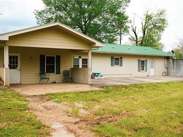 308 E 233rd St, Cleveland, MO 64734