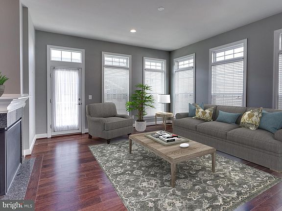 3rd image of 3882 Billberry Dr