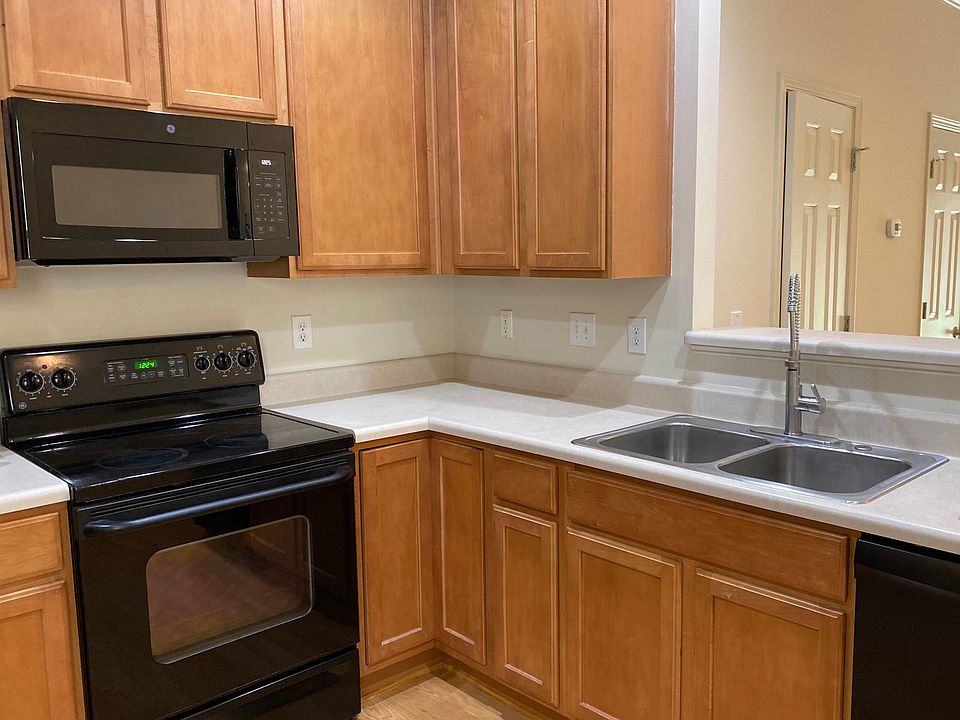 Kitchen. New dishwasher and microwave