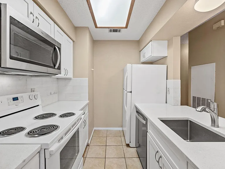 2706 Salado St #210 — Photo 12