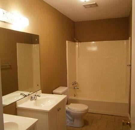 5th image of 160 Kathy Ave APT 8