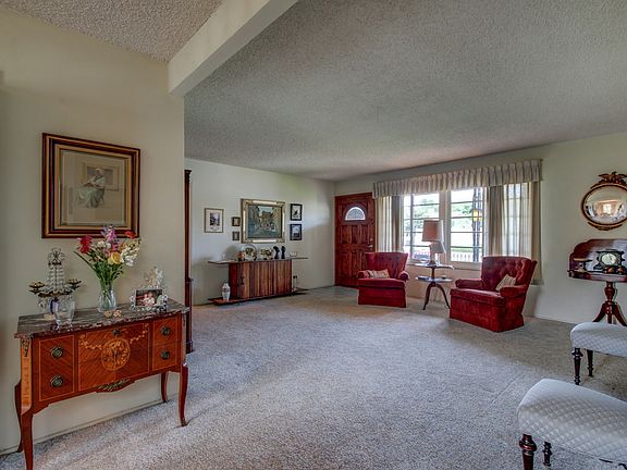 5th image of 224 Virginia Pl