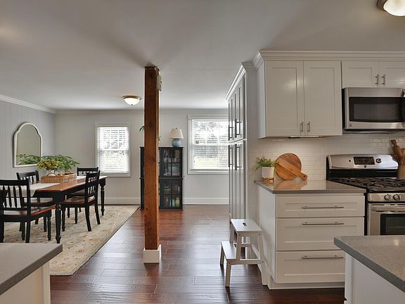 3rd image of 4651 Marcella Dr
