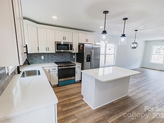 3rd image of 103 Marbranch Ct #12