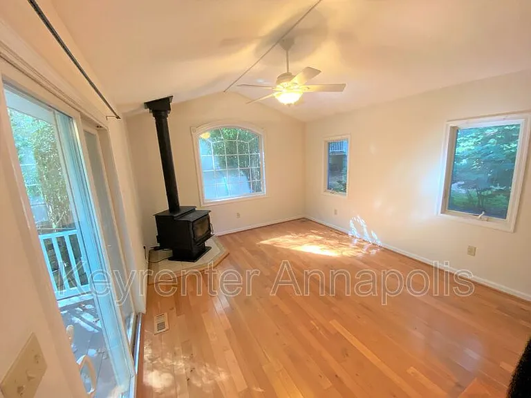 1161 Green Holly Dr — Photo 11