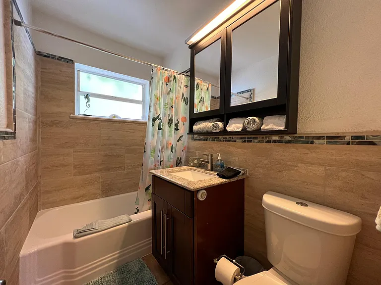 1008 NE 16th Pl — Photo 22