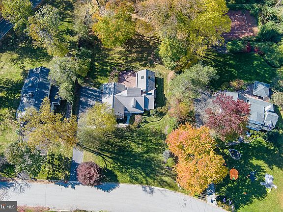 3rd image of 578 Cricket Ln