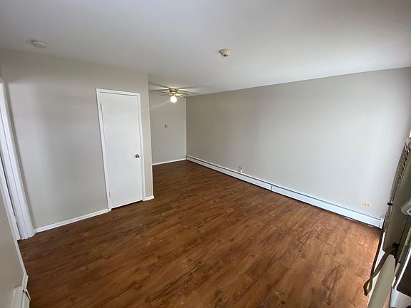 3rd image of 2601 Commercial Ave APT 2