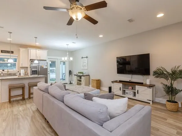 400 Mattie M Kelly Blvd #16, Destin, FL 32541