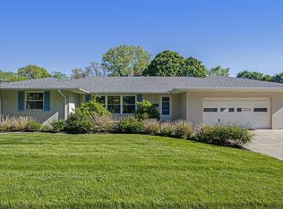 523 Lyon St, South Haven, MI 49090