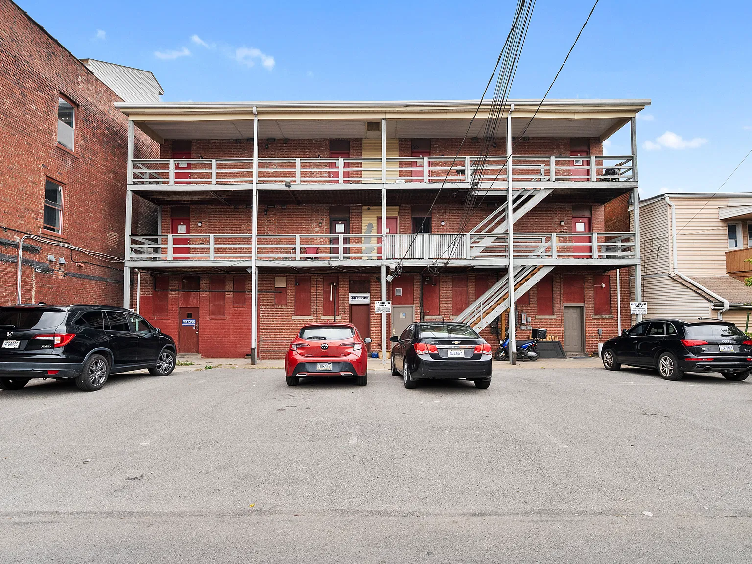 Apartment For Rent in Stowe Twp — Photo 2