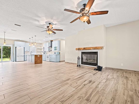 3rd image of 11125 176th St