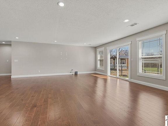 4th image of 444 John Purdom Dr