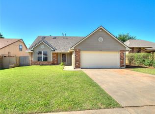 2128 NE 9th St, Moore, OK 73160