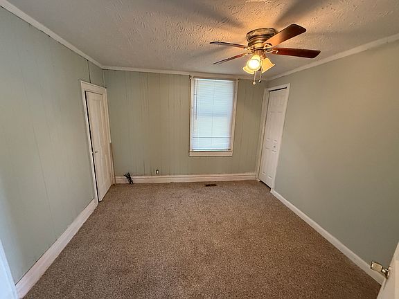 4th image of 221 10th Ave