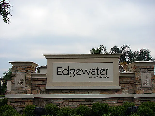 2525 Oleander Lakes Dr — Photo 20