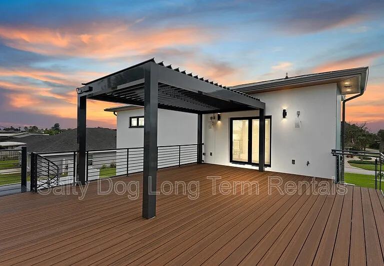 3001 John Anderson Dr — Photo 26