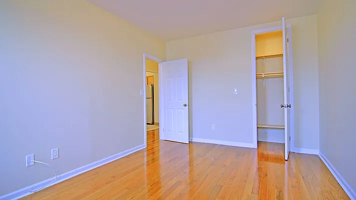 Rented by Tryax Realty Management | media 15