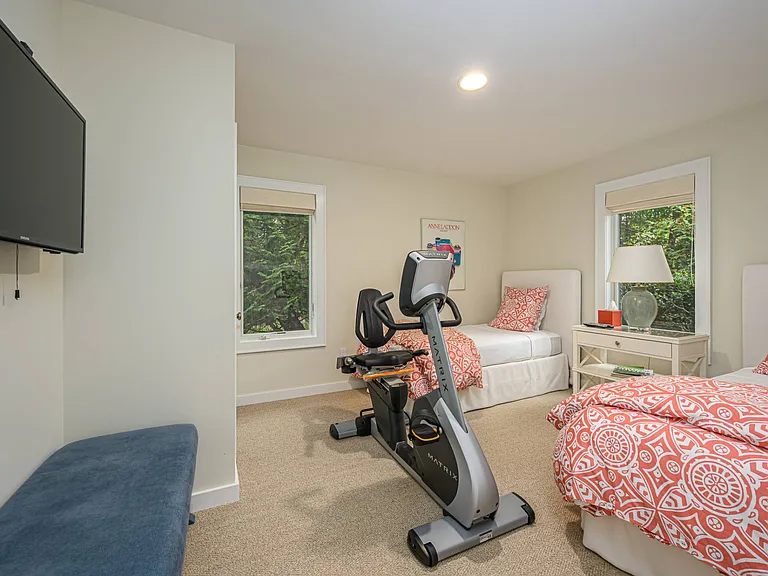 144 Middle Pond Rd — Photo 13