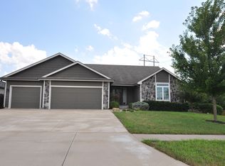 8019 SW 27th St, Topeka, KS 66614