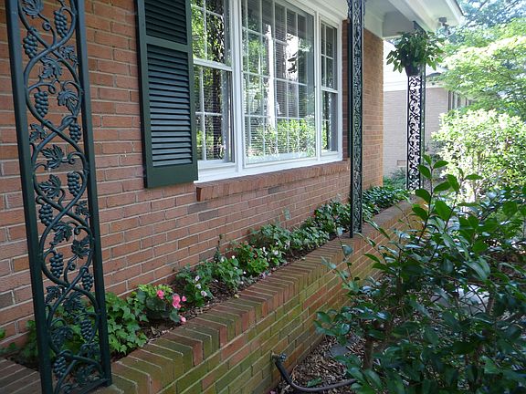 Front flower planter