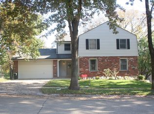 5732 White Pine Dr, Saint Louis, MO