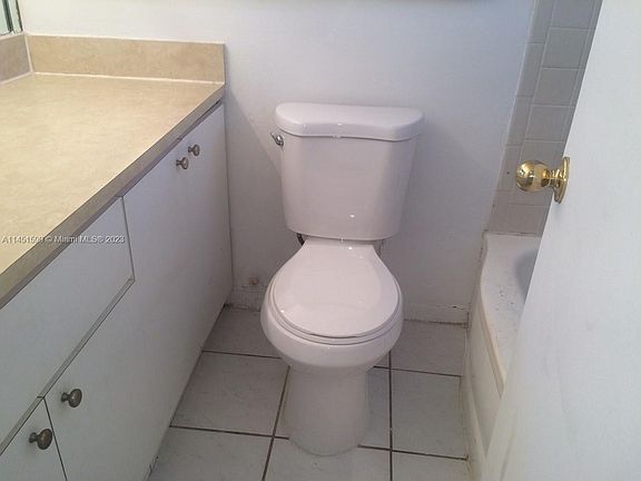 5th image of 7904 West Dr APT 811