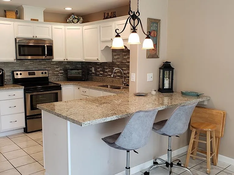 801 Beach Blvd — Photo 11