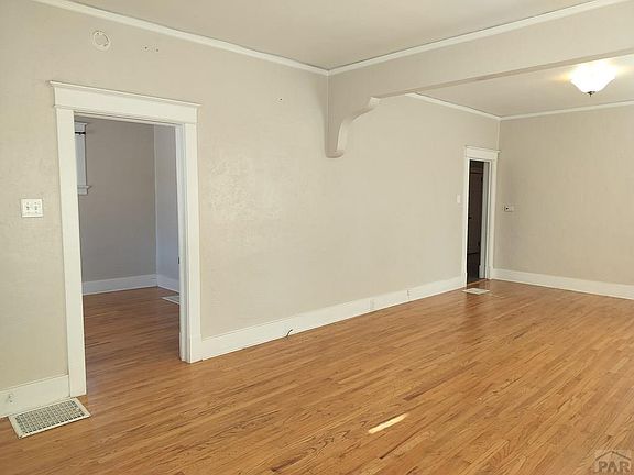 4th image of 2042 E Routt Ave