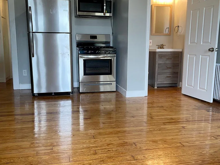1345 Hooksett Rd #4 — Photo 2