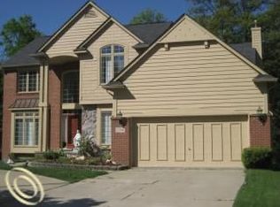 5204 Park Ridge Dr, West Bloomfield, MI 48323
