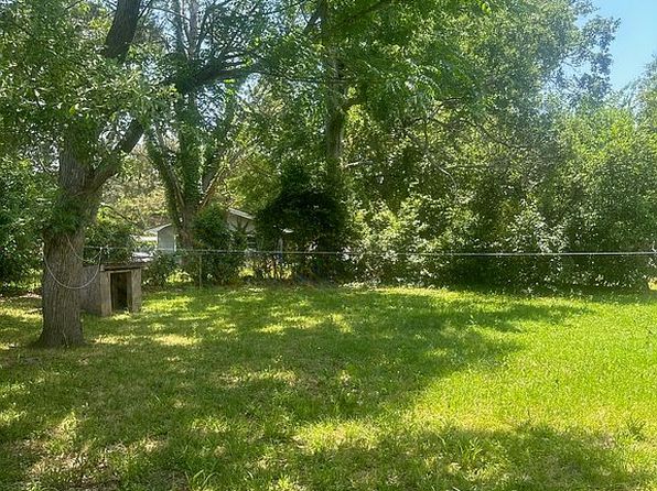 105 Nancy Ross Rd, Eufaula, AL 36027