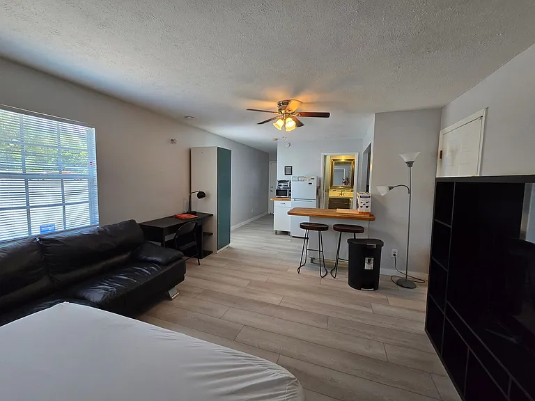 1014 Mecca Dr — Photo 32