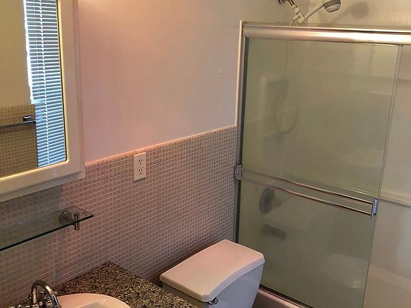4th image of 318 Alemany Blvd APT 3B