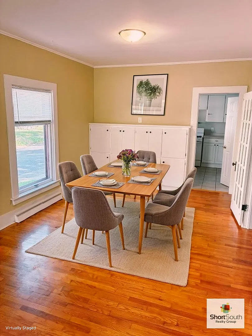 124 Union Ave NE — Photo 3