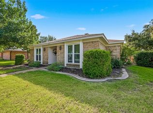 1814 Kensington Dr, Carrollton, TX 75007