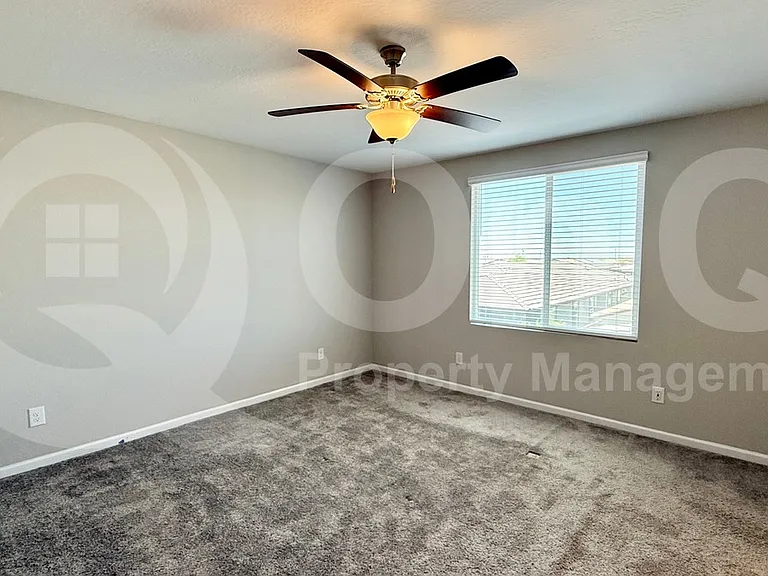 17381 W Daley Ln — Photo 7