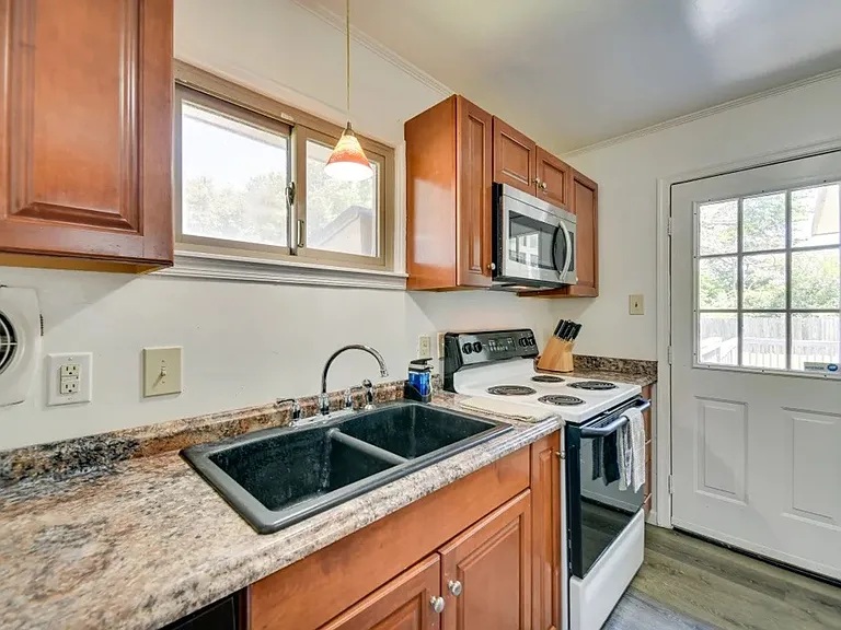 216 Matt Ln — Photo 11