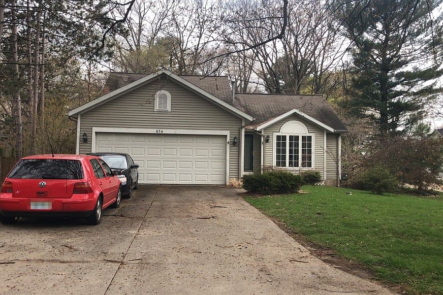 1st image of 674 Whitman Ave